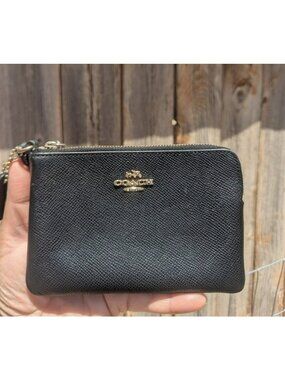 Coach Small Corner Zip Wristlet Crossgrain Leather Black